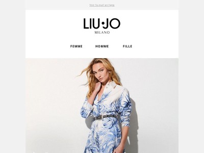 Look de vacances en bleu et blanc